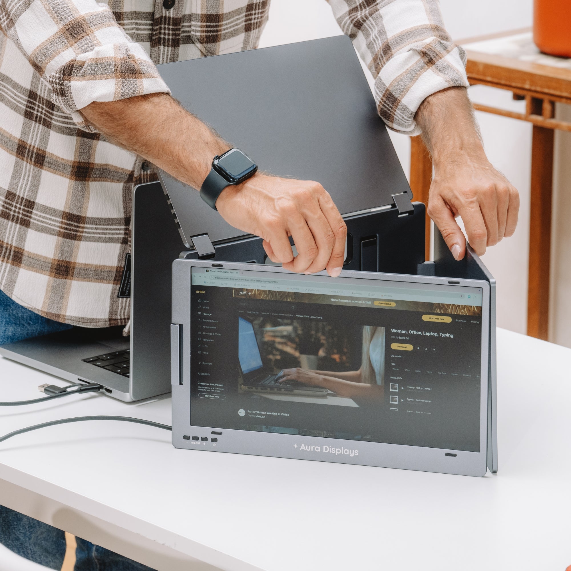Triple Display Laptop Extender | Portable USB-C Monitor – Aura